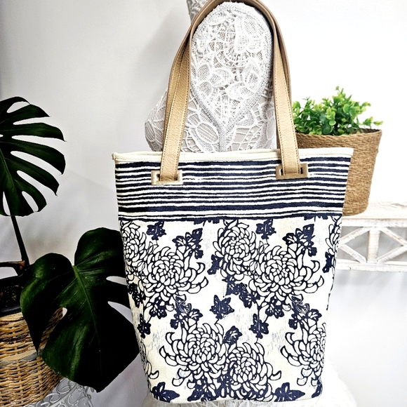 Tommy Bahama Summer Shoulder Bag Tote - Picture 12 of 16